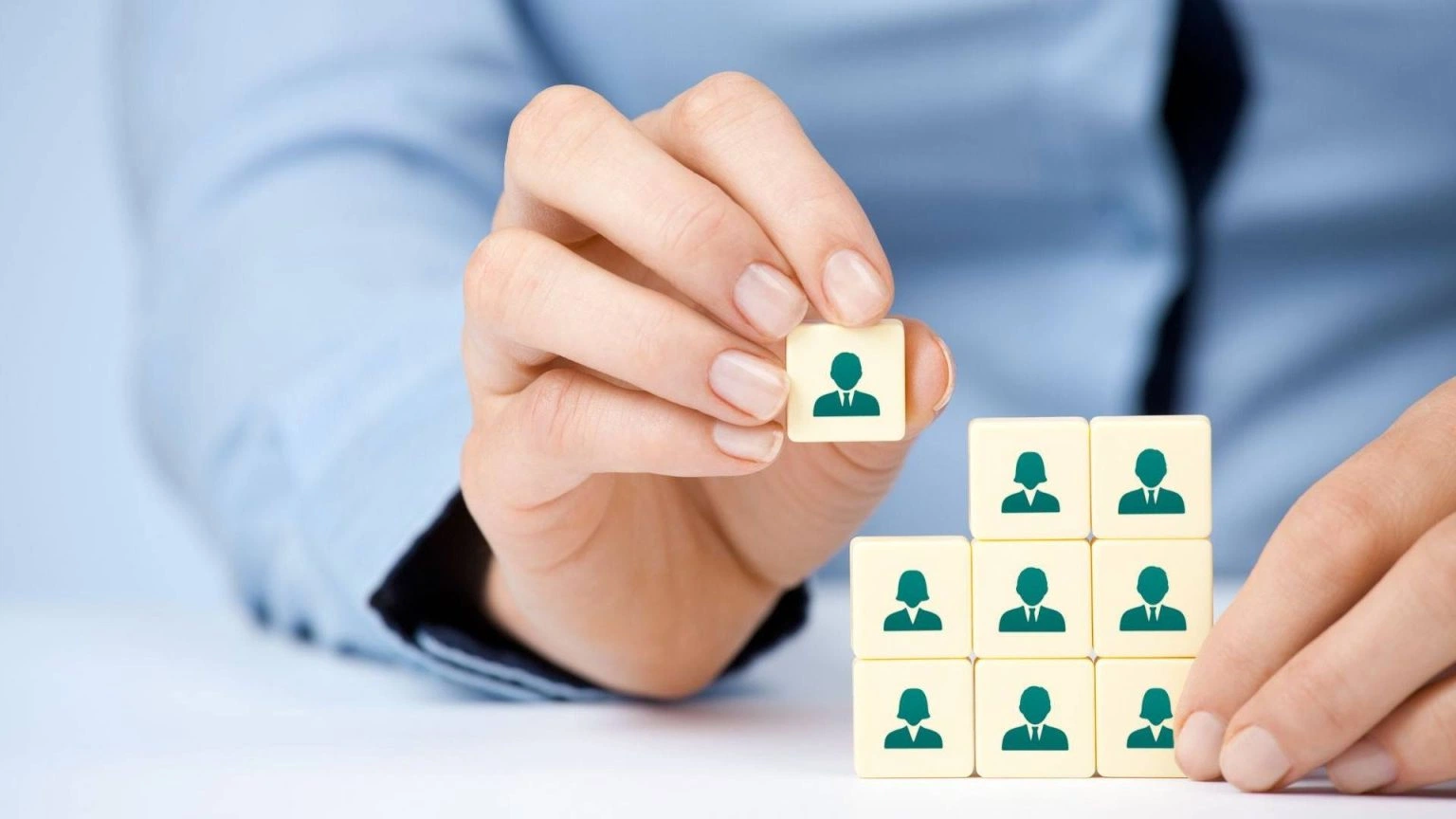 Advantages Disadvantages of Employee Outsourcing in UAE