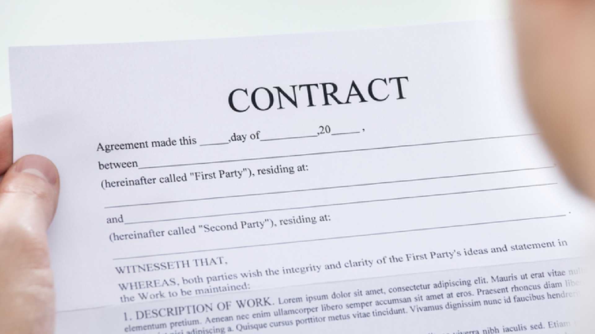 employment contract UAE
